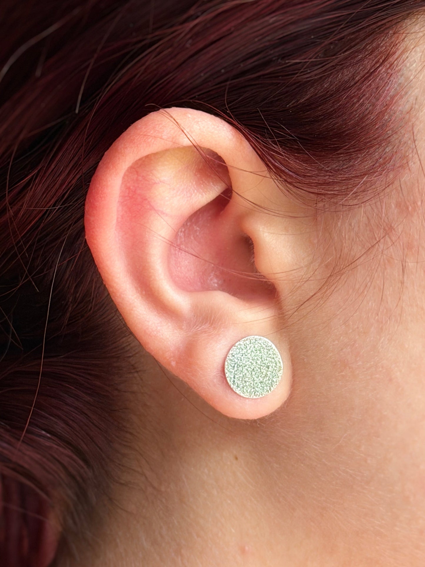 Round silver frosted studs 10mm large