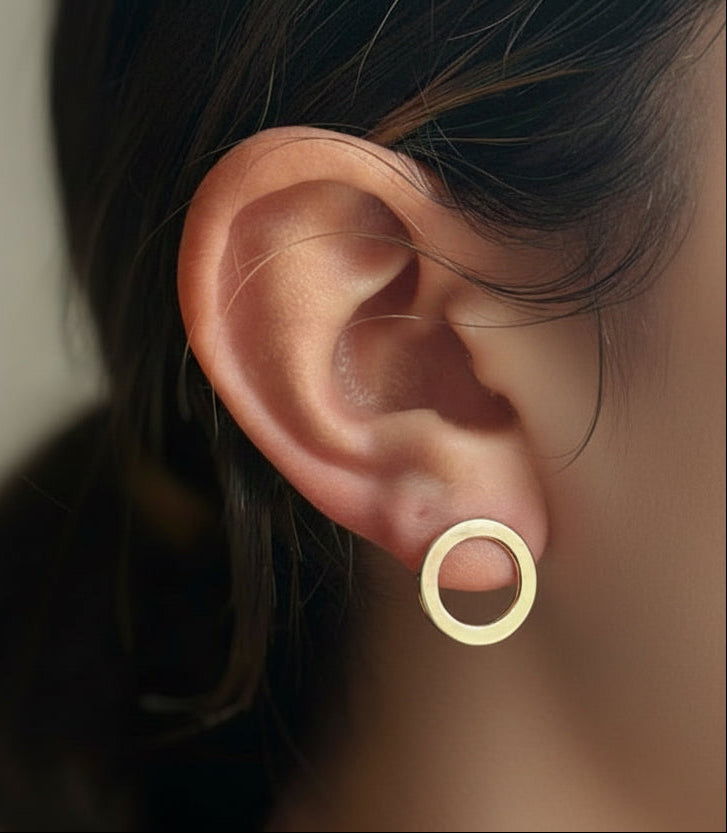 Circular flat stud earring