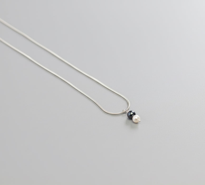 2 colour pearl and silver snake chain pendant