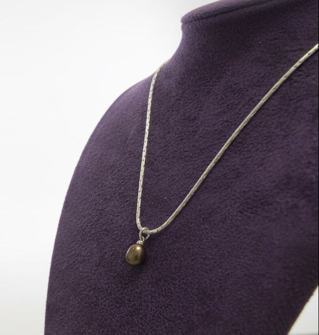 Pearl drop necklace