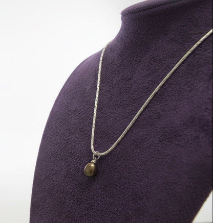 Pearl drop necklace