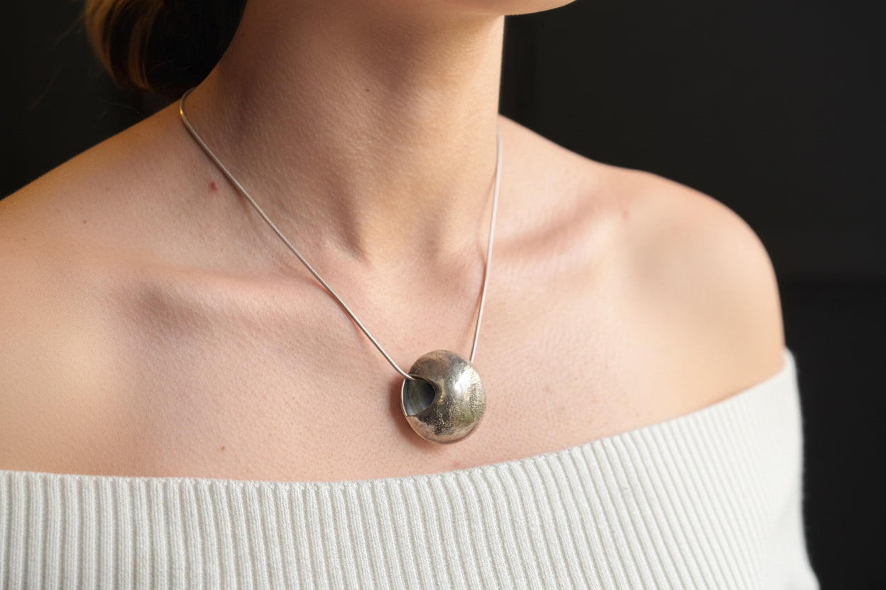 Dark side of TTMAB pendant