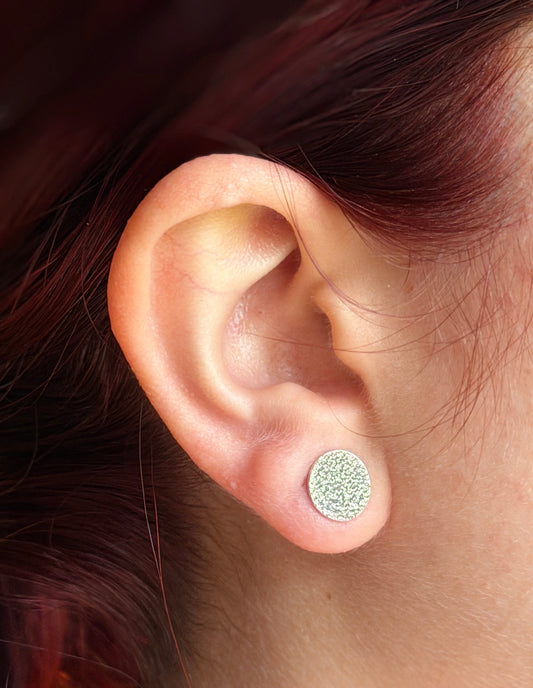 pebble flat oxidised stud