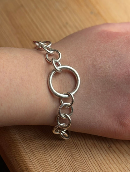 Big hoop brcelet