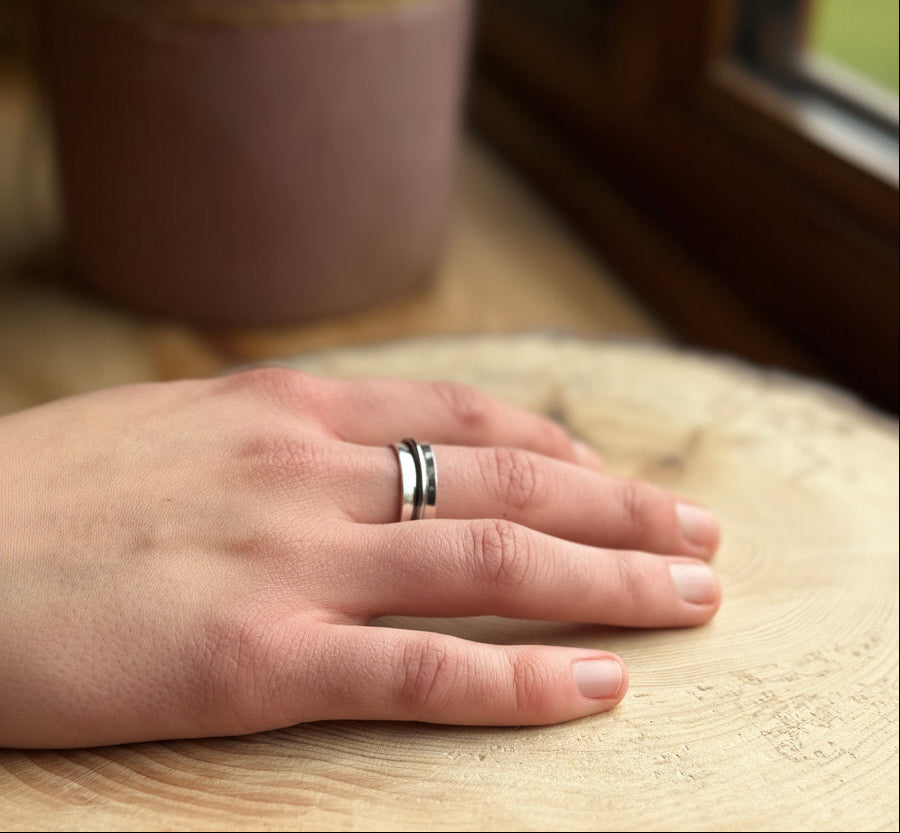 Silver oxidised hoop spinner ring (fidget)
