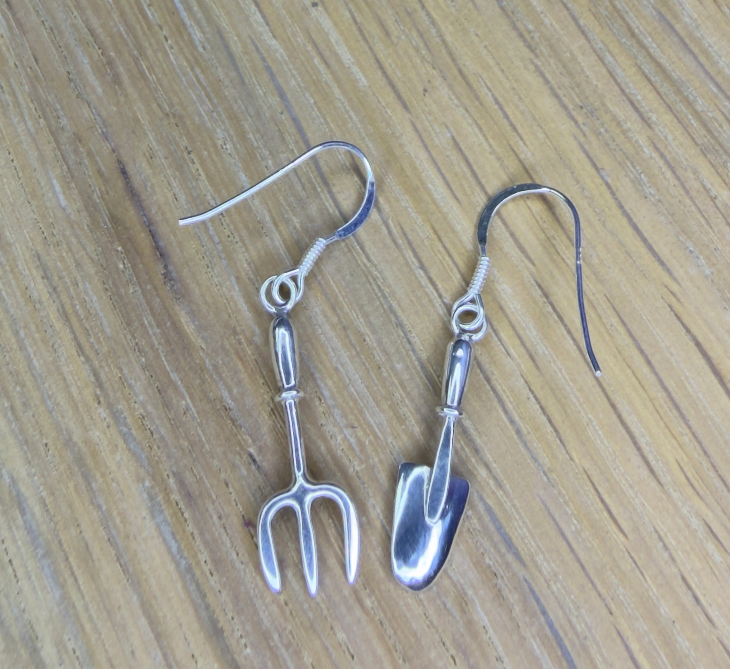 Back details of earrings
